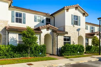 12053 NW 24th Pl, Miami: photo 1 of 52