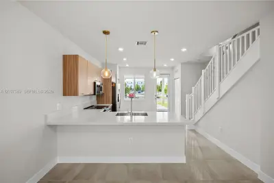 10270 NW 66th St #110, Doral: photo 1 of 28