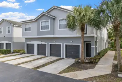 3105 Grandiflora Dr, Lake Worth: photo 1 of 25