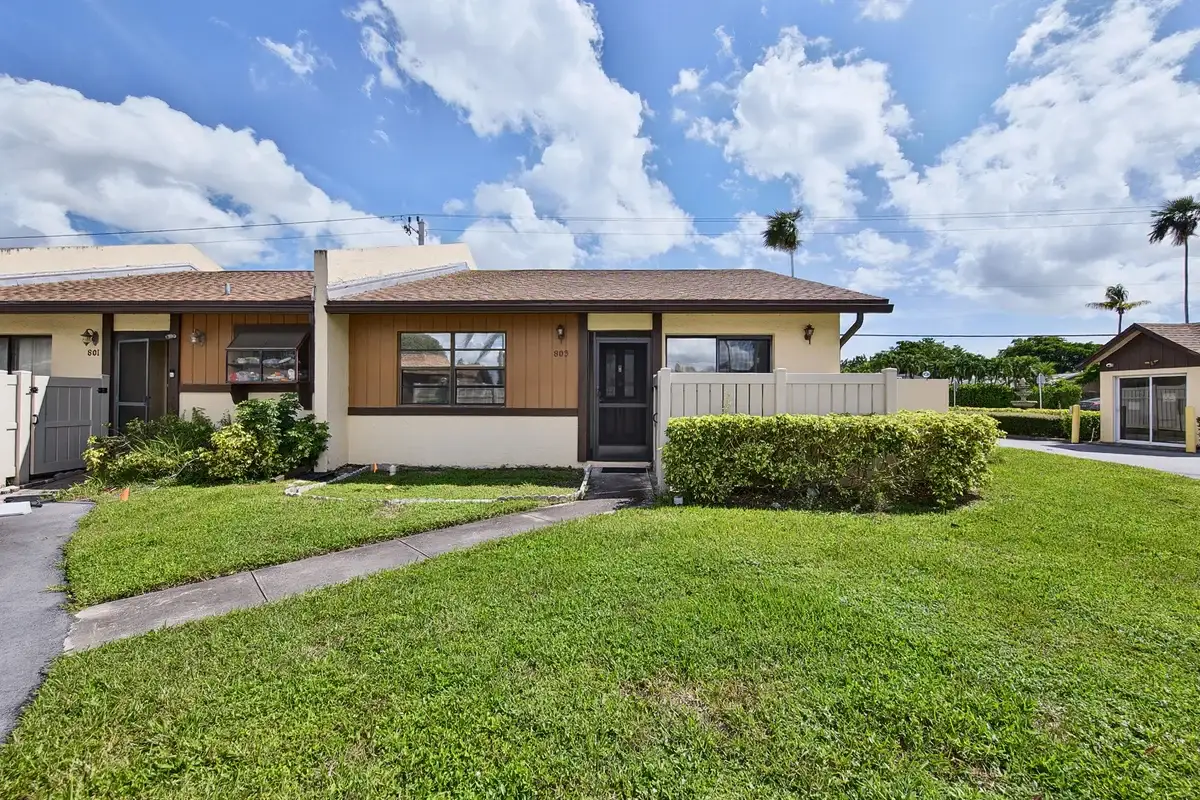 803 Banks Rd, Margate: photo 1 of 43
