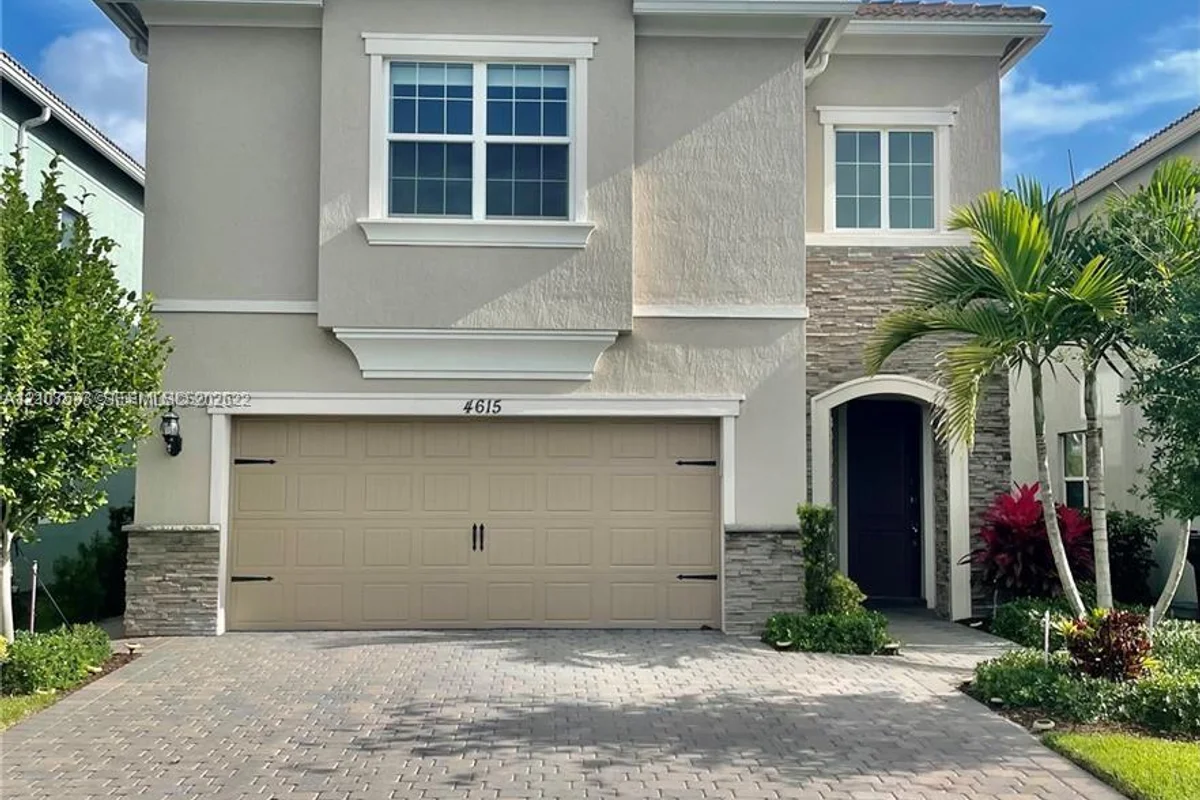 4615 Greenway Dr, Hollywood: photo 1 of 32