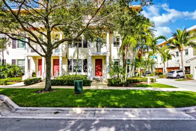 4106 Greenway Dr, Jupiter: photo 1 of 20