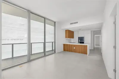 1400 Biscayne Blvd #302, Miami: photo 1 of 30
