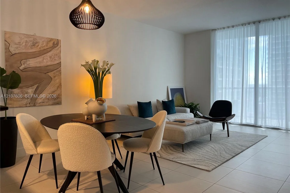 1060 Brickell Ave #2413, Miami: photo 1 of 39