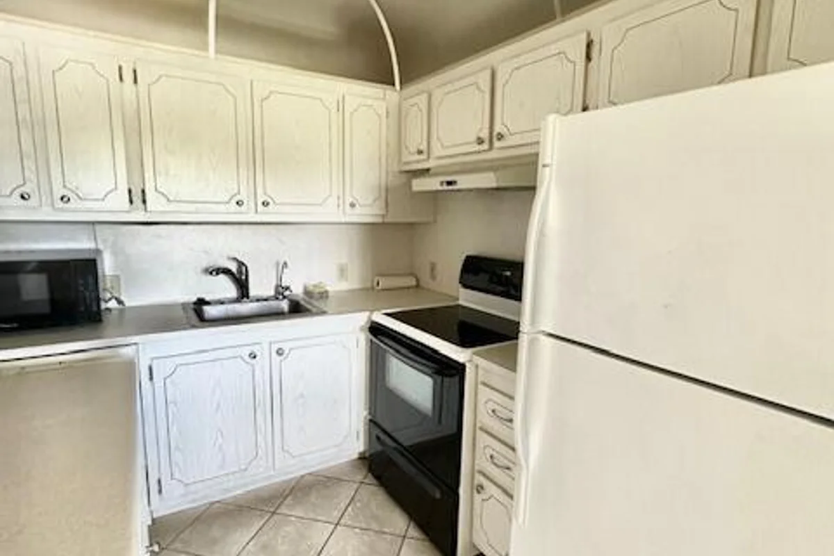 59 Preston B, Boca Raton: photo 1 of 35