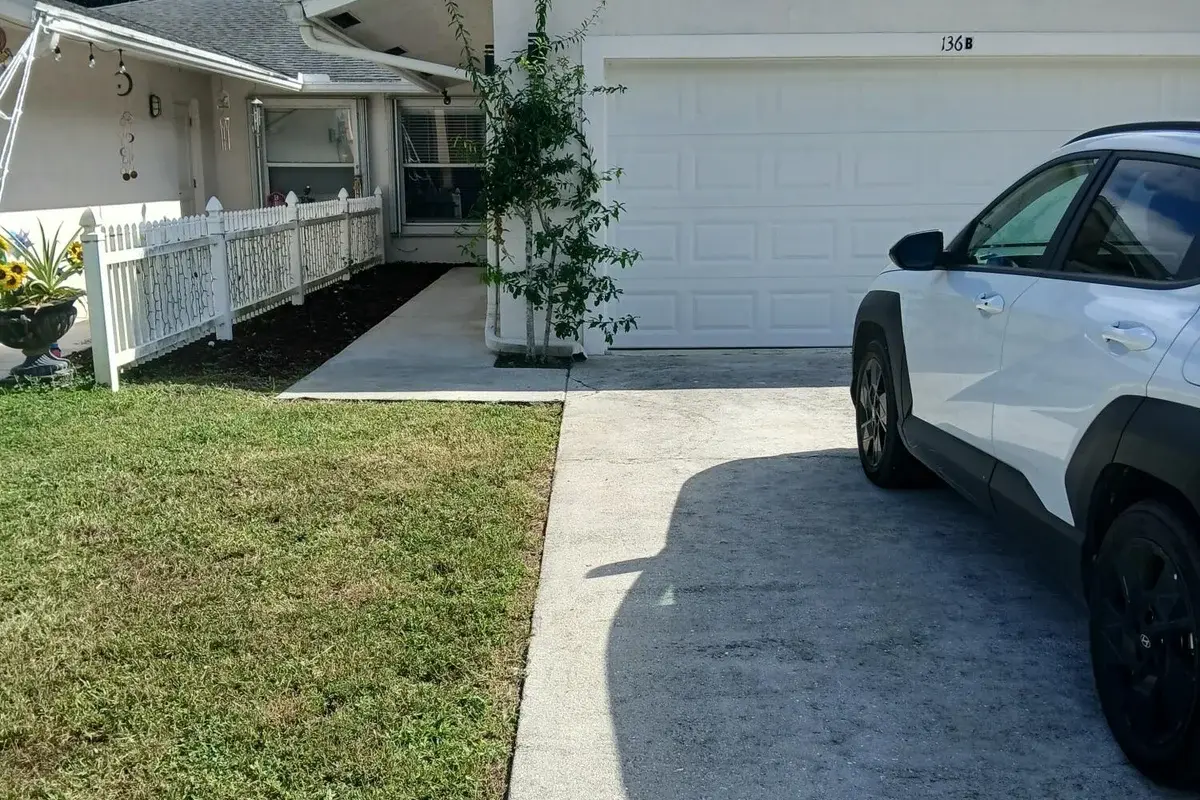 136 Sparrow Dr #B, Royal Palm Beach: photo 1 of 1