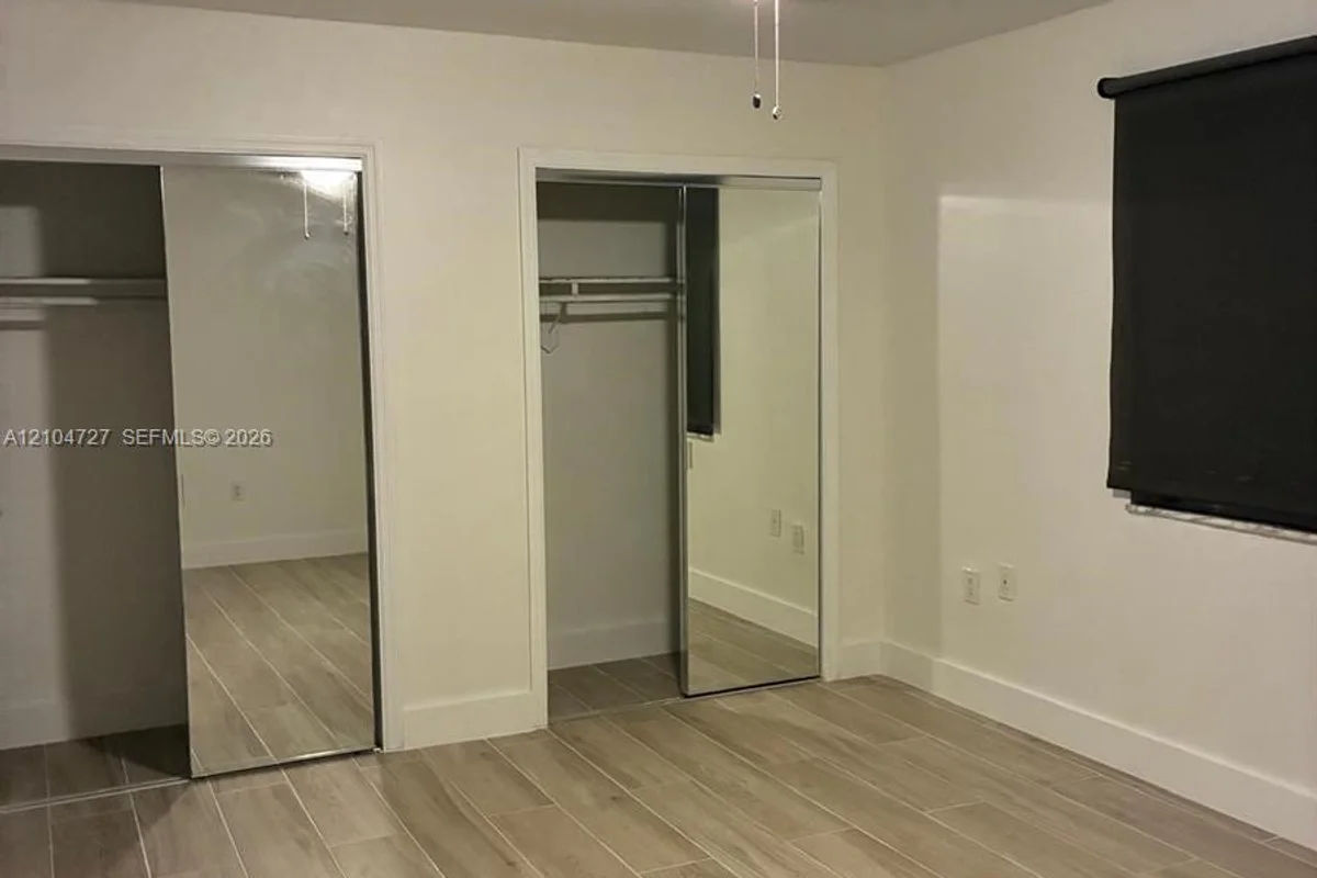 1955 NE 135th St #206, North Miami: photo 1 of 4