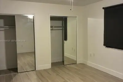 1955 NE 135th St #206, North Miami: photo 1 of 4