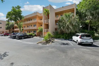 8400 Lagos De Campo Blvd #303, Tamarac: photo 1 of 23