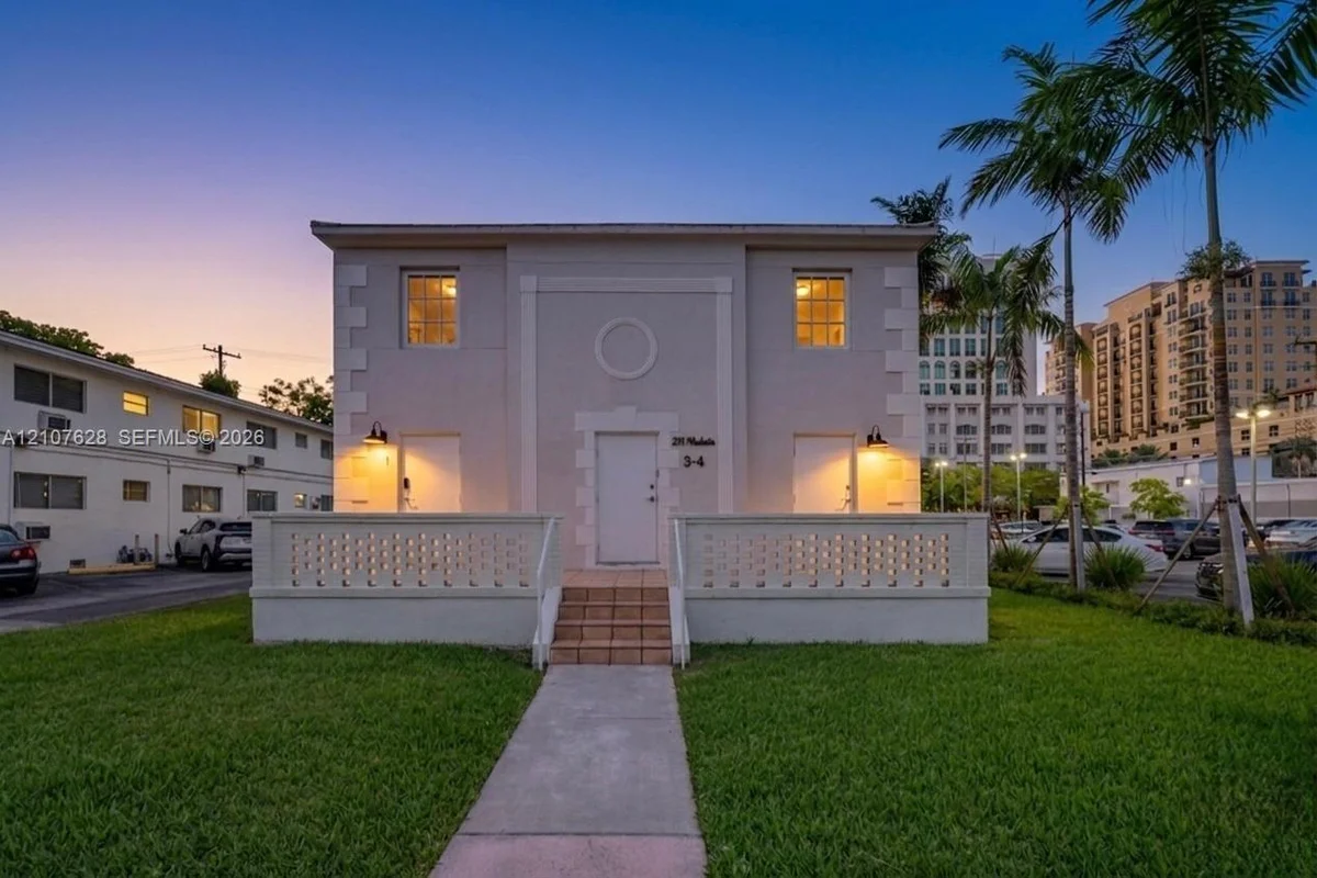 217 Madeira Ave #1, Coral Gables: photo 1 of 13