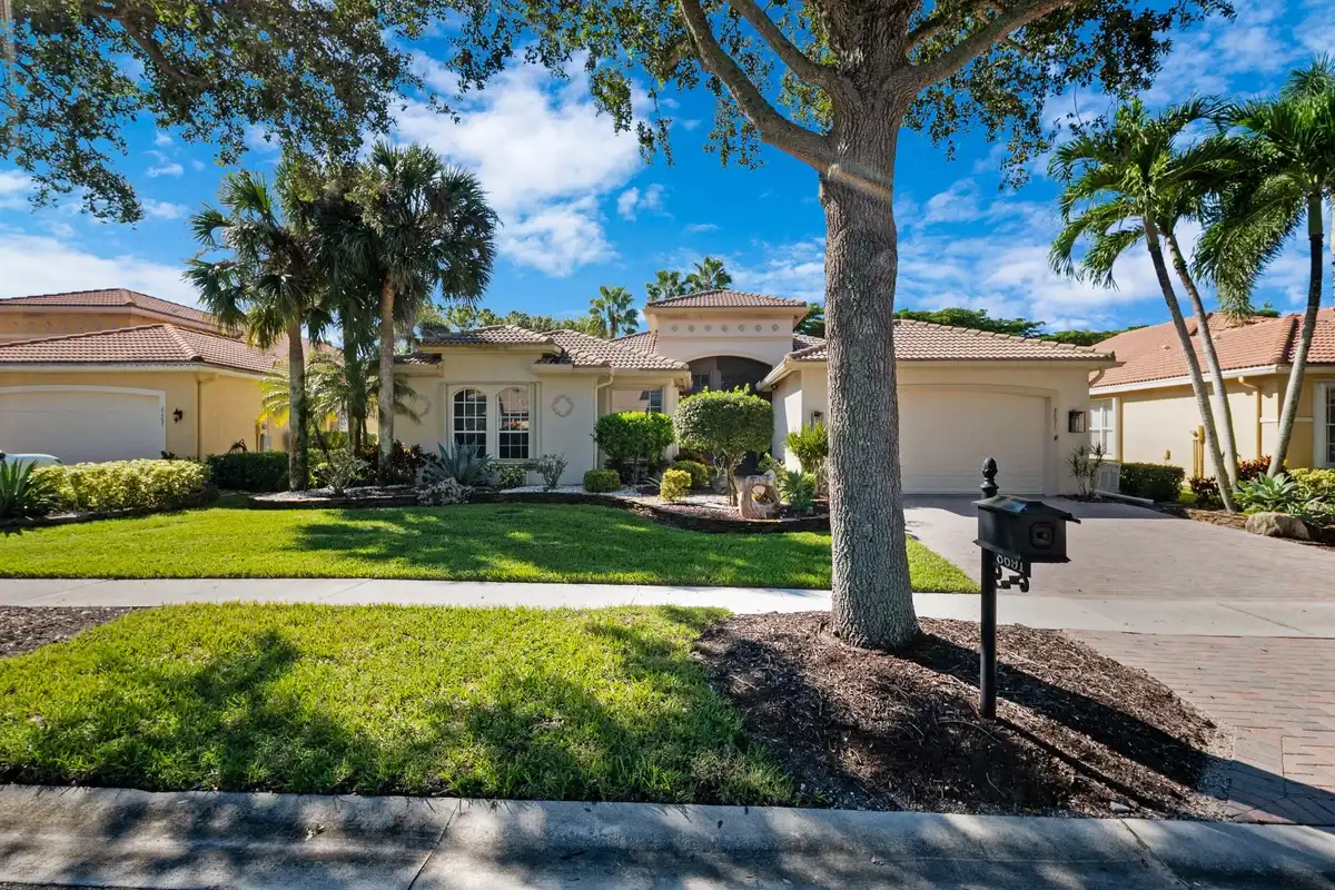 8691 Tierra Lago Cove, Lake Worth: photo 1 of 41