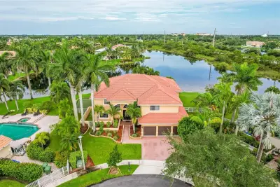 1333 SW 175th Way, Pembroke Pines: photo 1 of 59