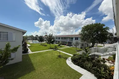 3860 NE 21st Way, Lighthouse Point: photo 1 of 22