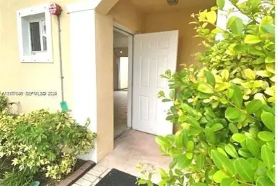 2088 NE 167th St #2-111, North Miami Beach: photo 1 of 15