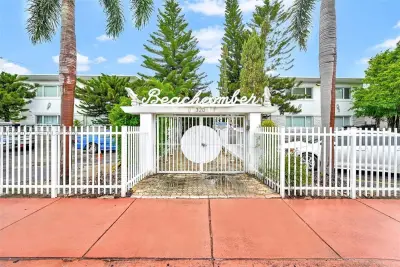 320 85th St #11, Miami Beach: photo 1 of 16