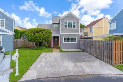 11735 SW 114th Ter, Miami: photo 1 of 35