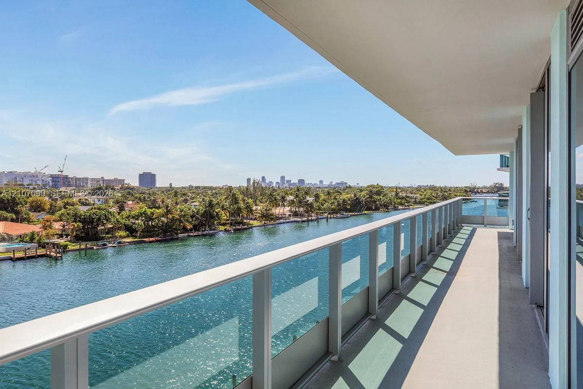 9221 E Bay Harbor Dr #609, Bay Harbor Islands: photo 1 of 35