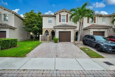 22066 SW 93rd Pl, Cutler Bay: photo 1 of 41