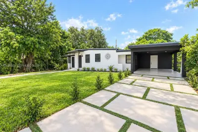 12700 Wood St, Miami: photo 1 of 7