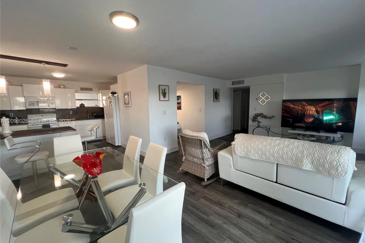 6300 SW 138th Ct #405, Miami: photo 1 of 34