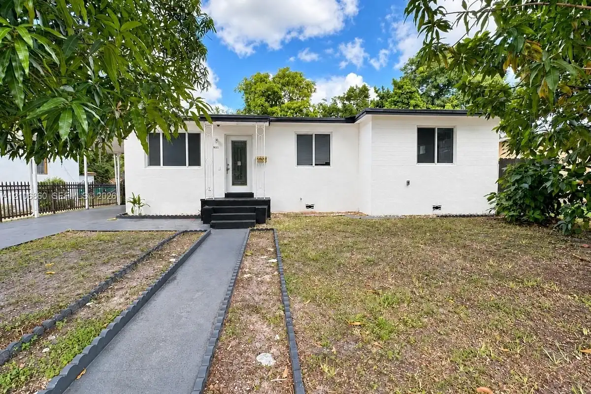 921 NE 154th St, North Miami Beach: photo 1 of 1