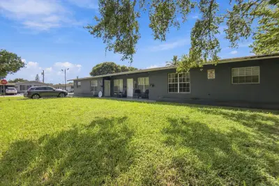 353 SW 19th Ave #1-3, Fort Lauderdale: photo 1 of 1