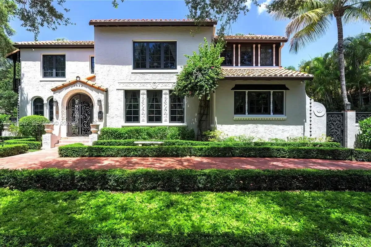 1822 Country Club #Prado, Coral Gables: photo 1 of 31