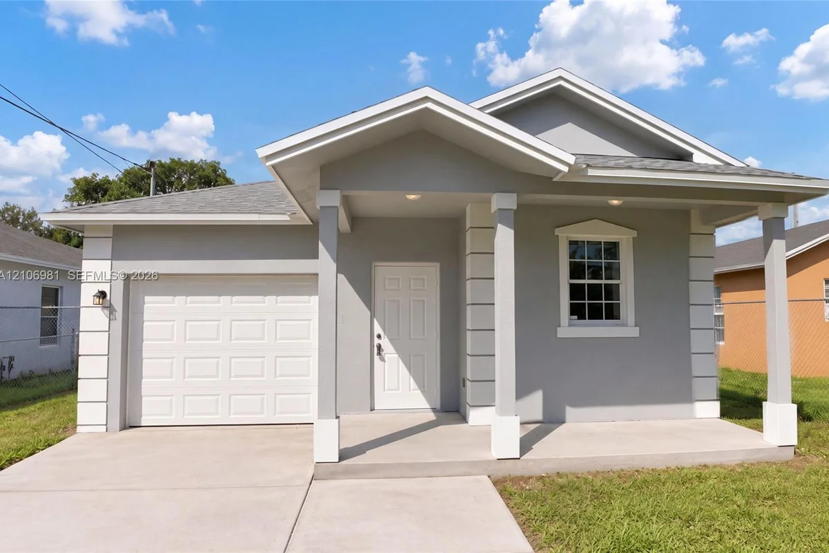 1295 N Railroad Ave, Boynton Beach: photo 1 of 14