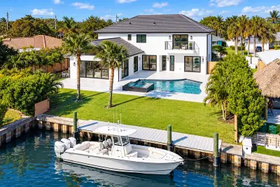 8 Leeward Cir, Tequesta: photo 1 of 44