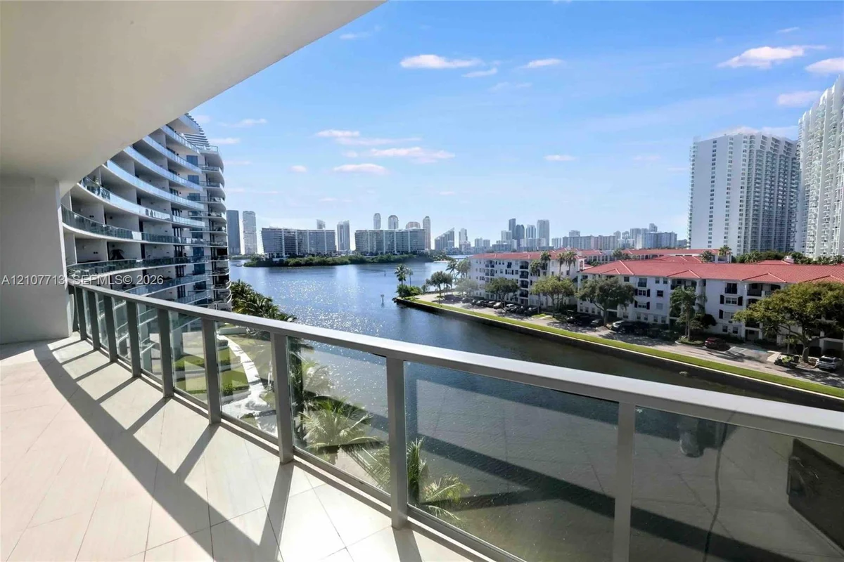 3250 NE 188th St #502, Aventura: photo 1 of 18