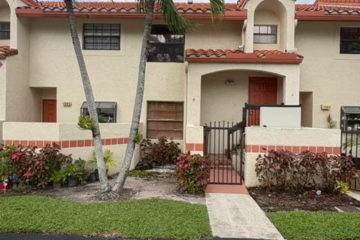 1504 Congressional Way, Deerfield Beach: photo 1 of 11