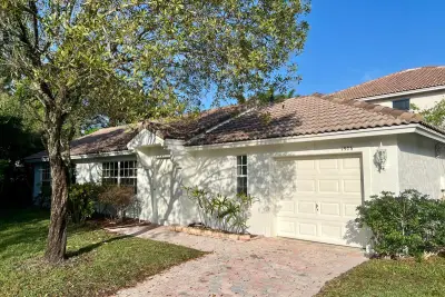 1906 Capeside Cir, Wellington: photo 1 of 24