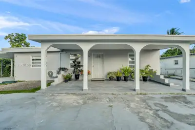 9555 NW 36th Ave, Miami: photo 1 of 41