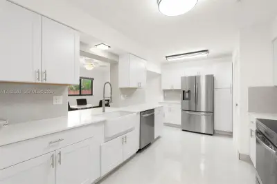 5510 Polk St, Hollywood: photo 1 of 39
