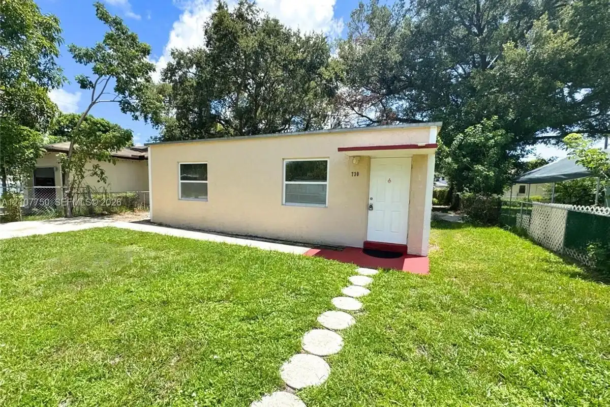 730 NW 15th Ter, Fort Lauderdale: photo 1 of 9