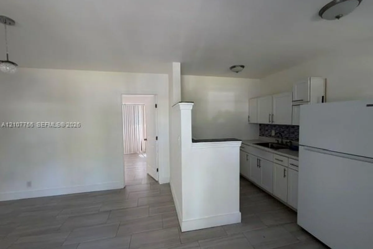 930 SW 29th St #A-C, Fort Lauderdale: photo 1 of 9