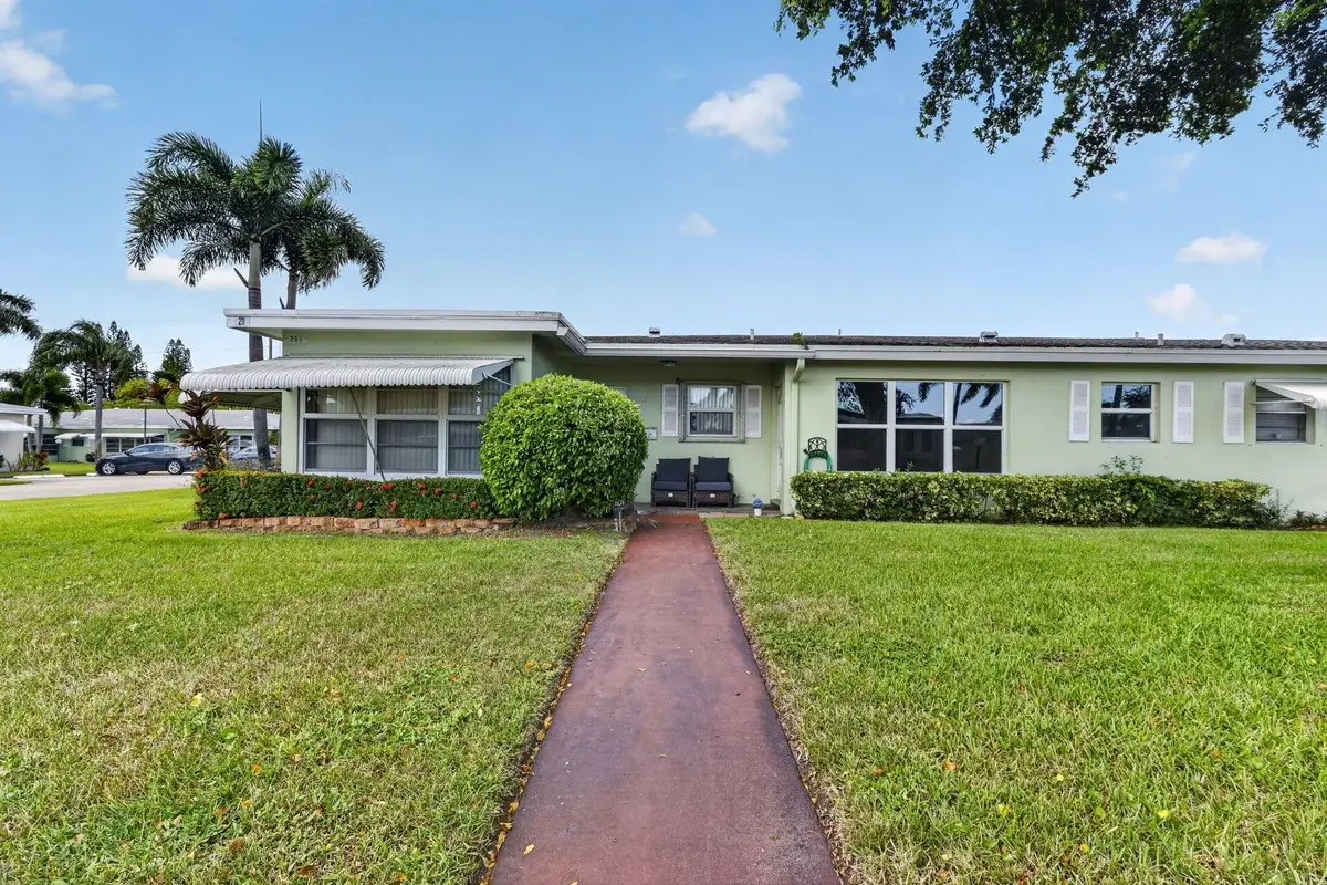 211 Country Ln #A, Boynton Beach: photo 1 of 28