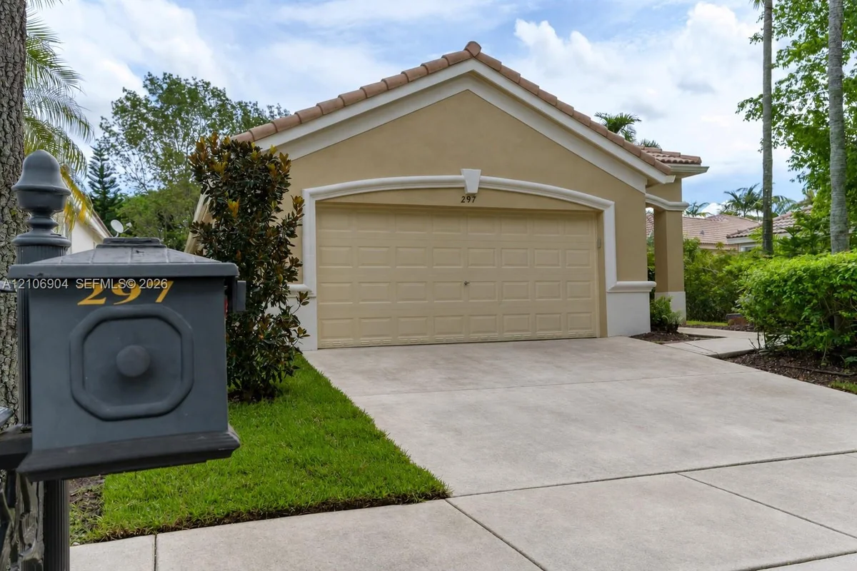 297 Conservation Dr, Weston: photo 1 of 56