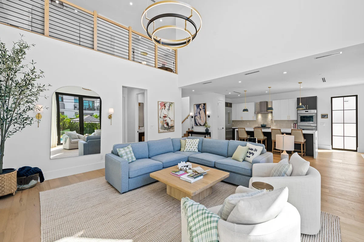 1317 NE 17th Ave, Fort Lauderdale: photo 1 of 57
