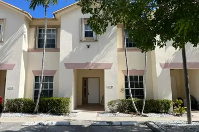 651 S Swinton Ave #B, Delray Beach: photo 1 of 10