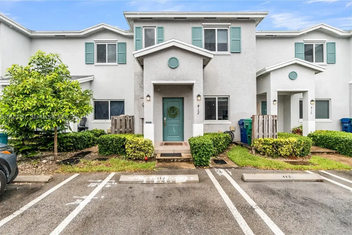 412 NW 12th Ave, Florida City: photo 1 of 47