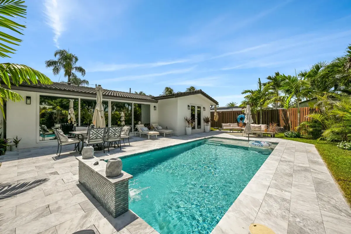 1011 SE 2nd Ave, Pompano Beach: photo 1 of 70