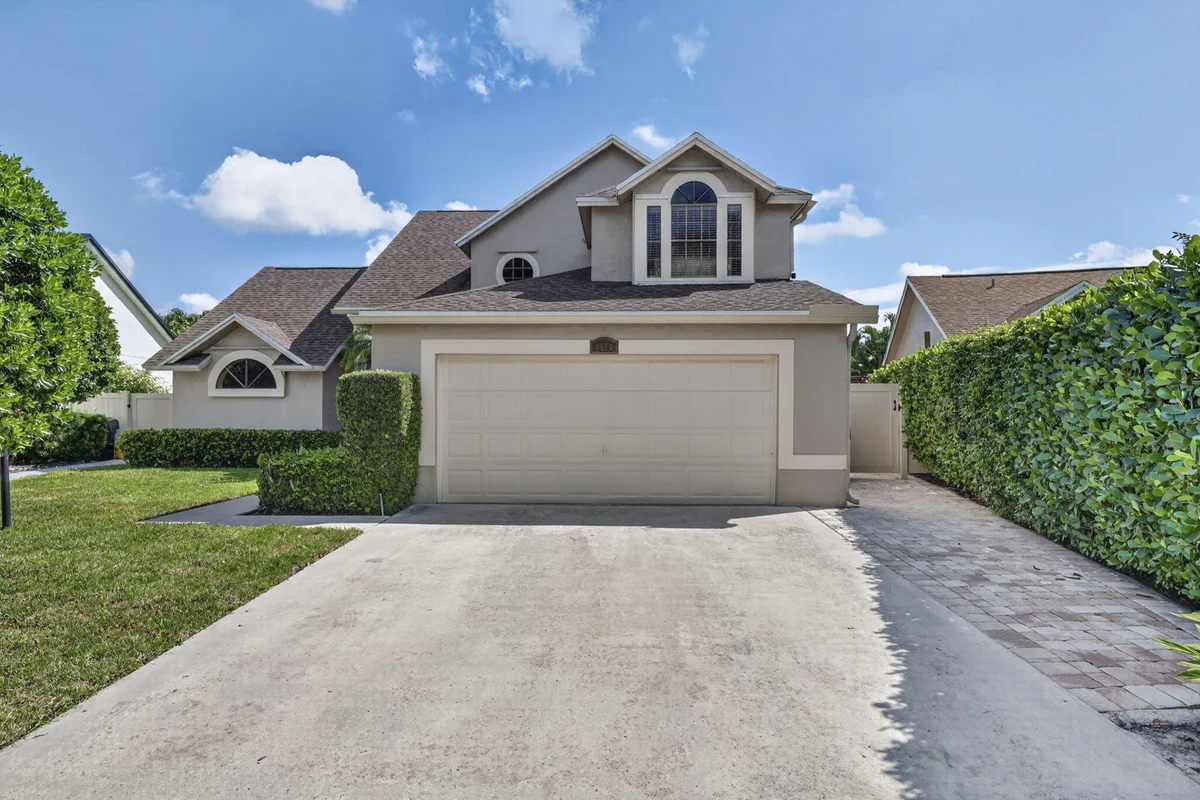 1570 Yachtman Pl, Wellington: photo 1 of 41