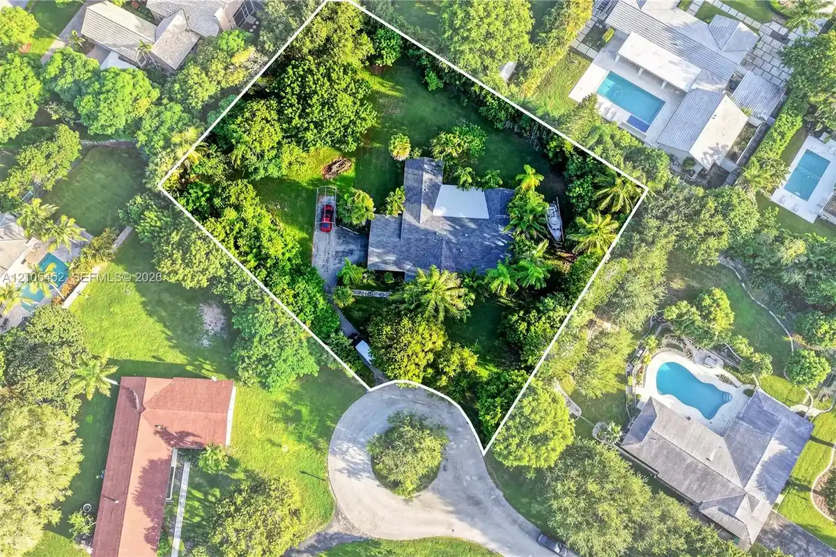 7210 SW 151st St, Palmetto Bay: photo 1 of 32