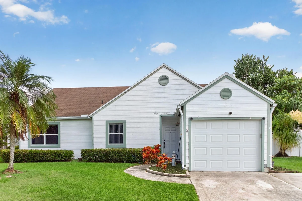 9 Cedar Cir, Boynton Beach: photo 1 of 41