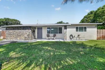 103 SW 14th St, Deerfield Beach: photo 1 of 51
