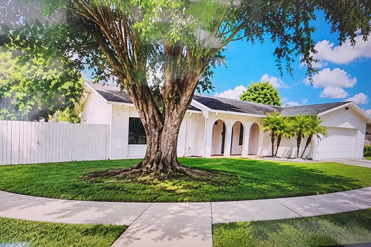 7450 SW 130th Ave, Miami: photo 1 of 12