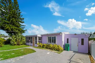 2461 NW 208th St, Miami Gardens: photo 1 of 23
