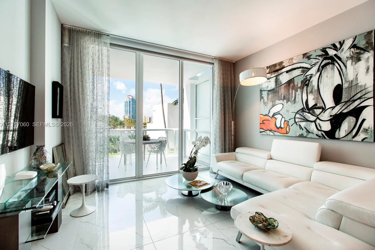 50 S Pointe Dr #610, Miami Beach: photo 1 of 14
