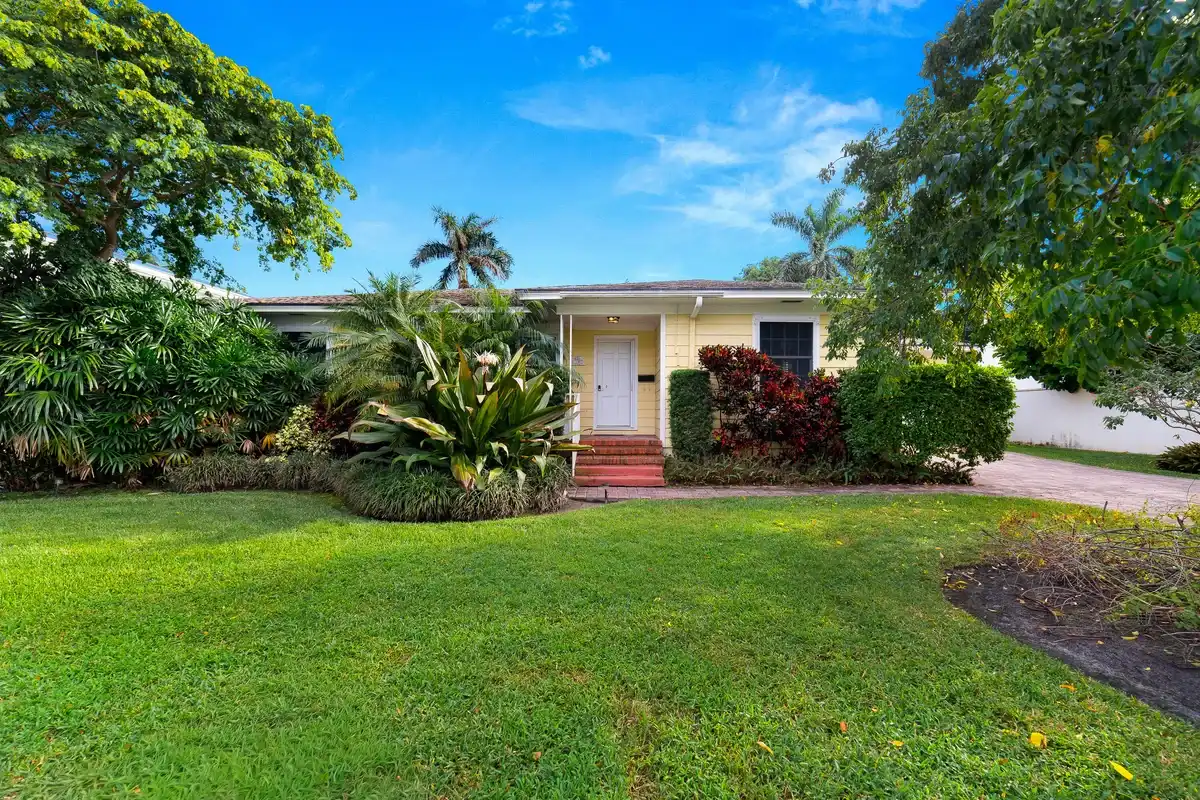 1102 Seaspray Ave, Delray Beach: photo 1 of 40